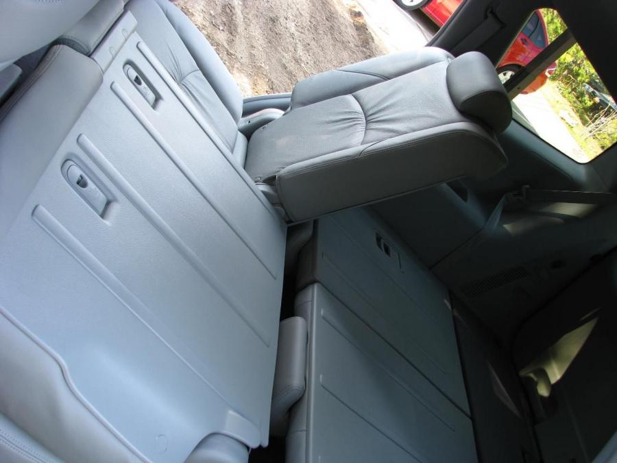  Kia Borrego 2009 года  (фото 30 из 345)
